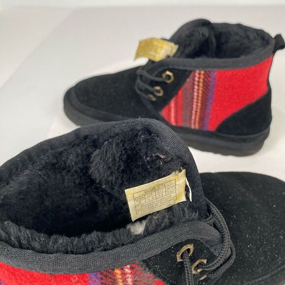 UGG boots Big boys size 7 with laces and logo in black and red with checkered. - Picture 13 of 13